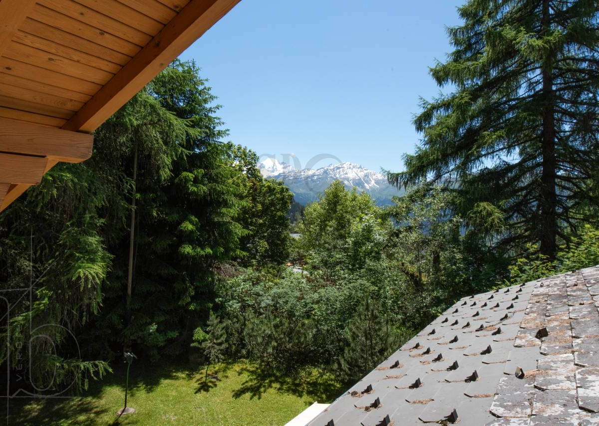 Situé au cœur de Verbier, ce chalet se dresse dans une nature intacte 